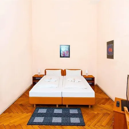 Otel Elegia Am Kurfuerstendamm 2*